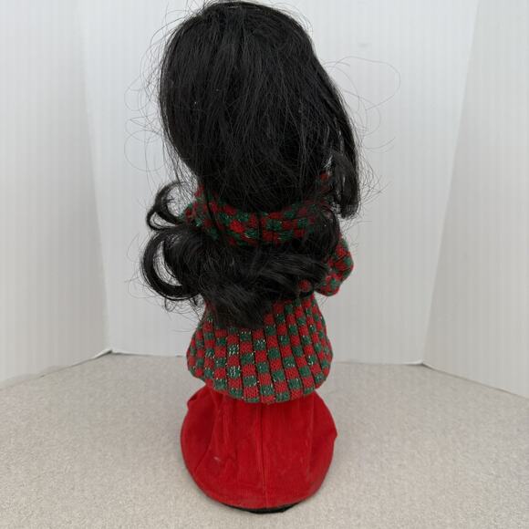 Vintage 1985 Carloling Girl Sandra Hasson Christmas Doll - Picture 4 of 7
